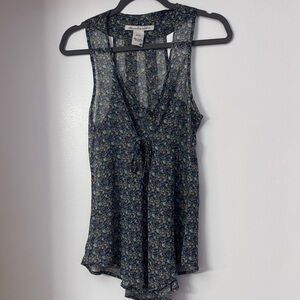 American Rag Size M Floral Sleeveless Blouse